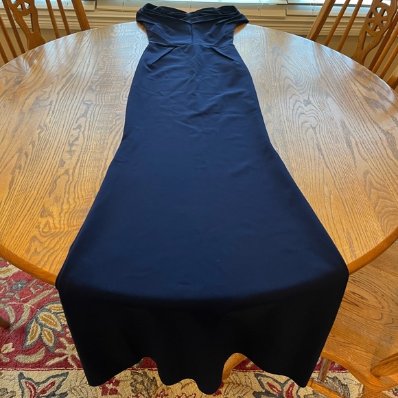 NWT Chiara Boni Dagmara Cap Sleeve Sweetheart Neckline Long Dress Navy Size 2 - Picture 4 of 15